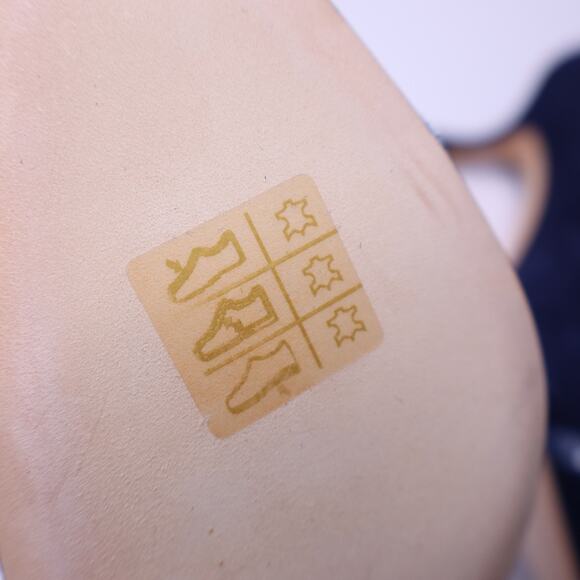 MANOLO BLAHNIK Monda Snake and Suede Pumps Navy Pointed Toe Heel Women's 38 - Picture 11 of 11